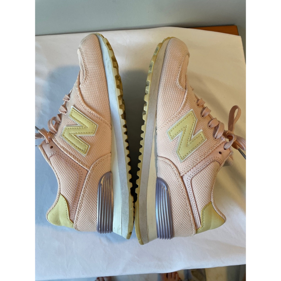 New Balance 574 Sneakers, Pink, women’s Size 8 - Picture 3 of 7